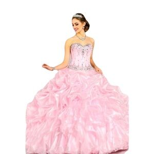 Pink Q by DaVinci Quinceañera Gown Size 8 NWT